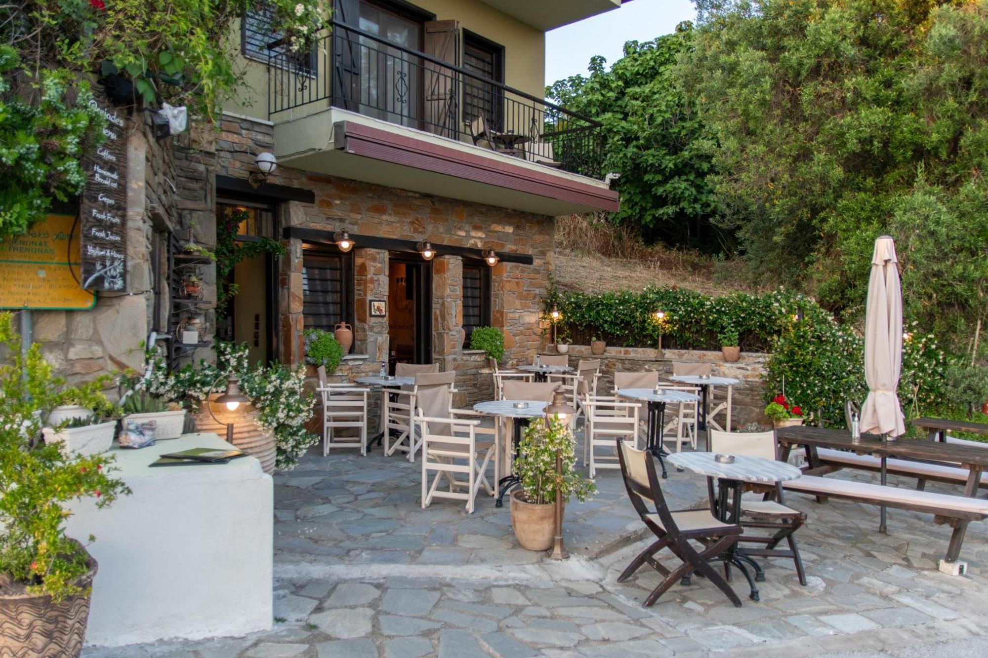 Oreiades Guesthouse Parthenon Exterior photo