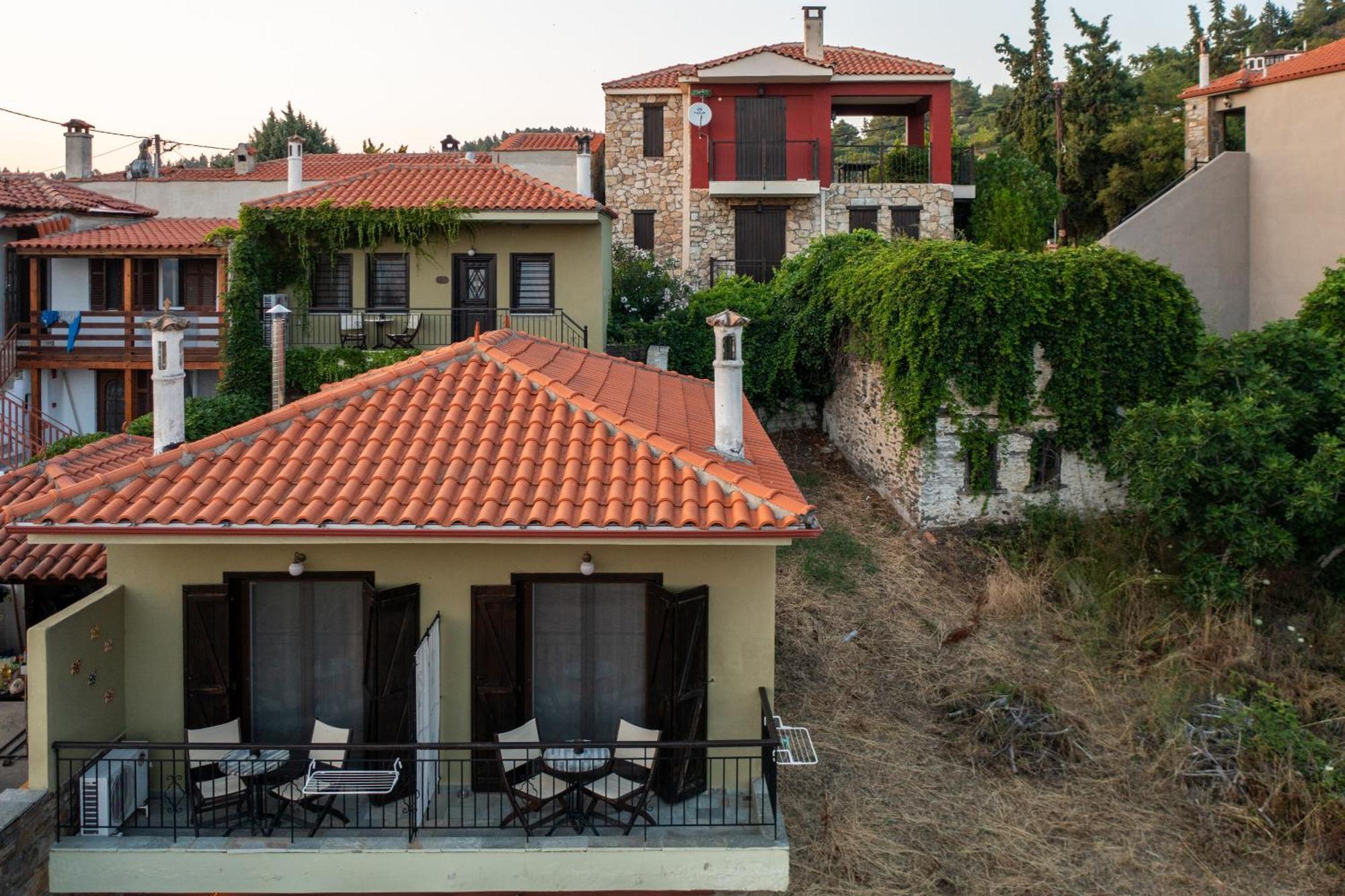 Oreiades Guesthouse Parthenon Exterior photo