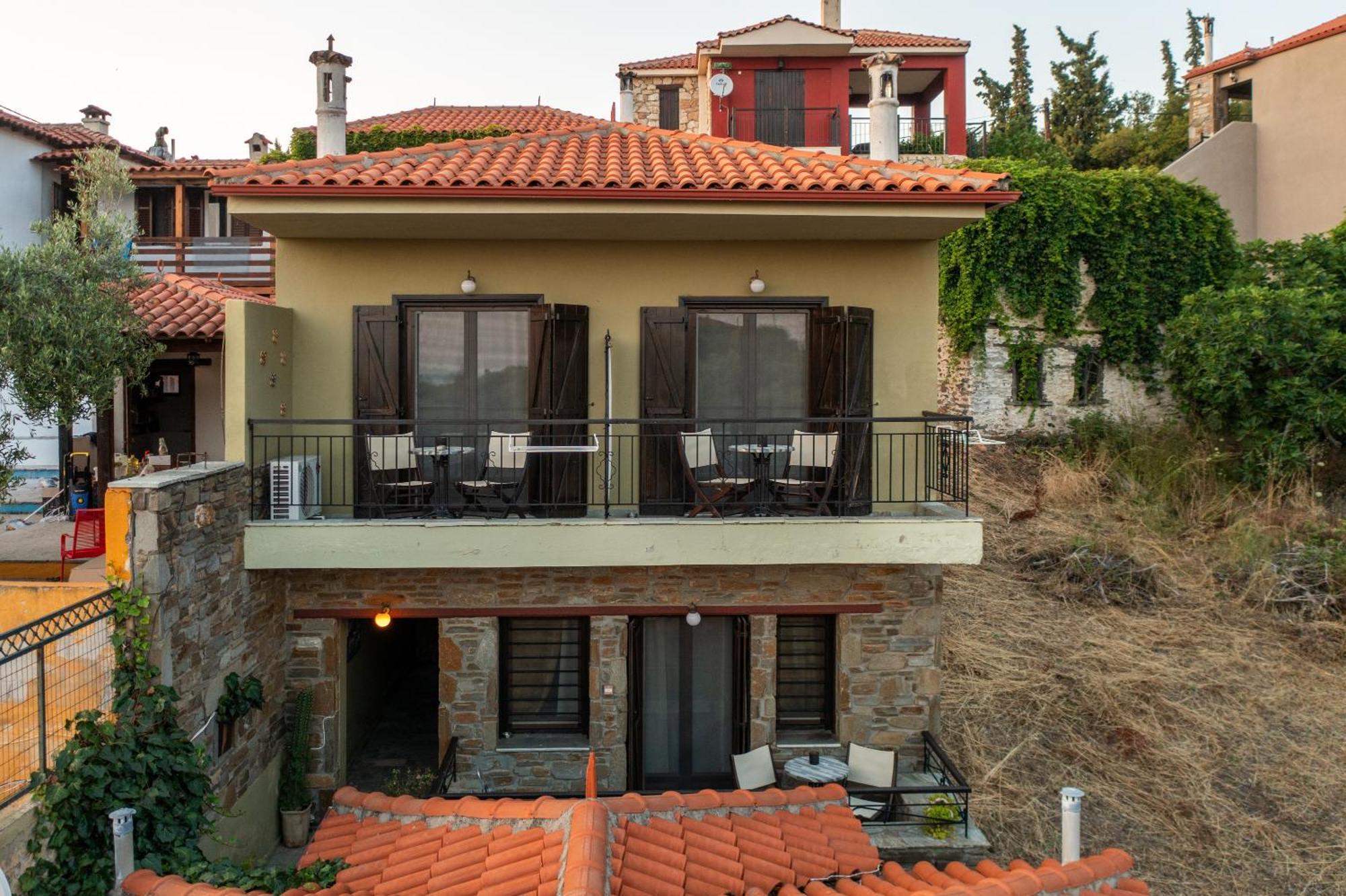 Oreiades Guesthouse Parthenon Exterior photo