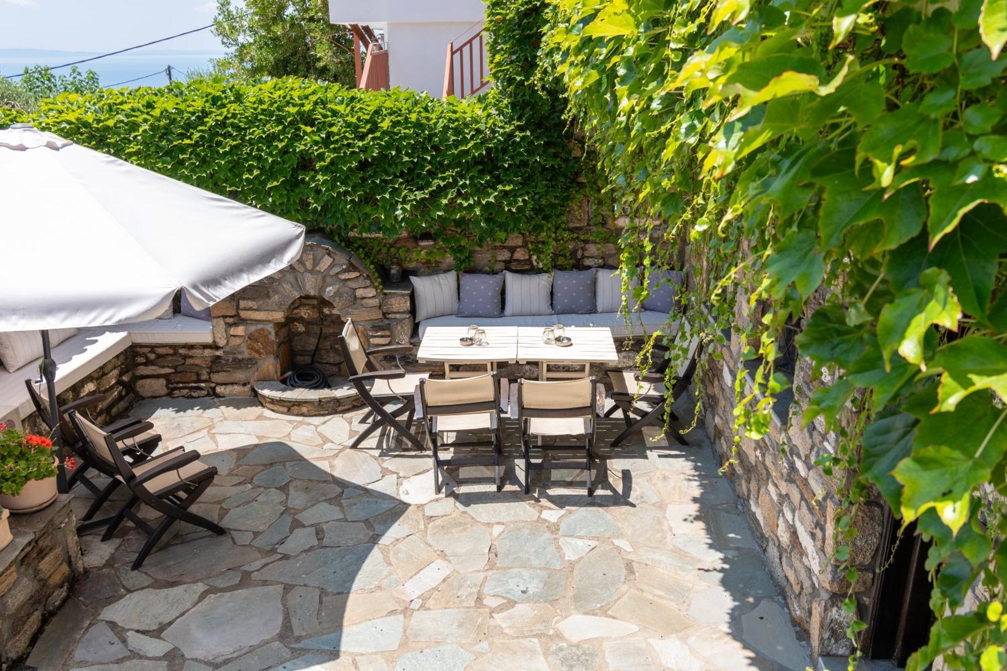 Oreiades Guesthouse Parthenon Exterior photo