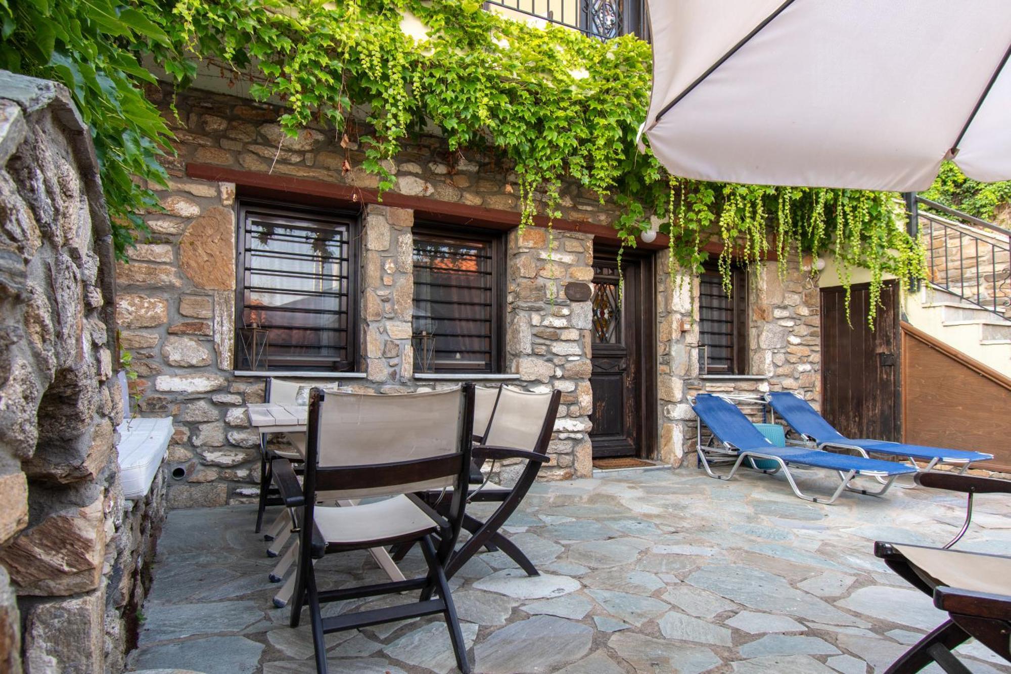Oreiades Guesthouse Parthenon Exterior photo
